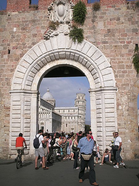File:Pisa - panoramio - cisko66 (2).jpg