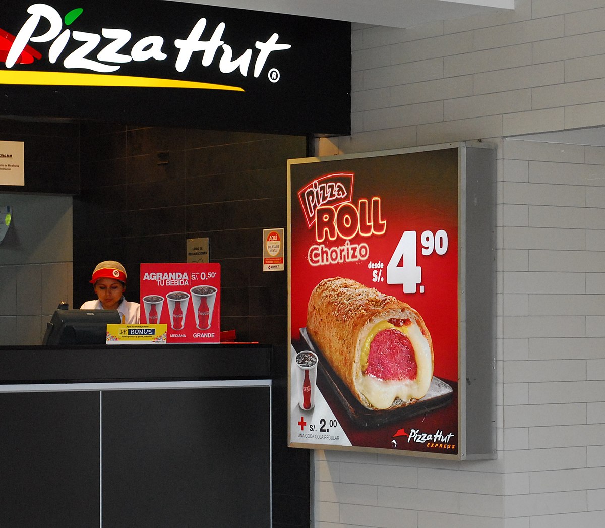 File Pizza Hut Lima Peru Jpg Wikimedia Commons