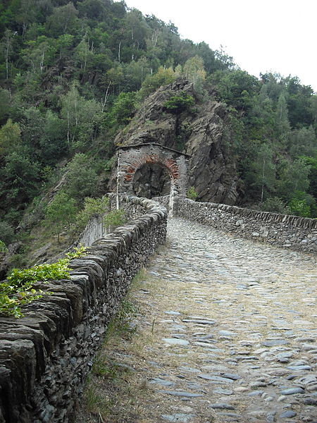 File:Ponte del Diavolo Lanzo.JPG