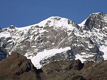 La Punta Parrot e (a destra) la Punta Gnifetti visti dalla Valsesia.