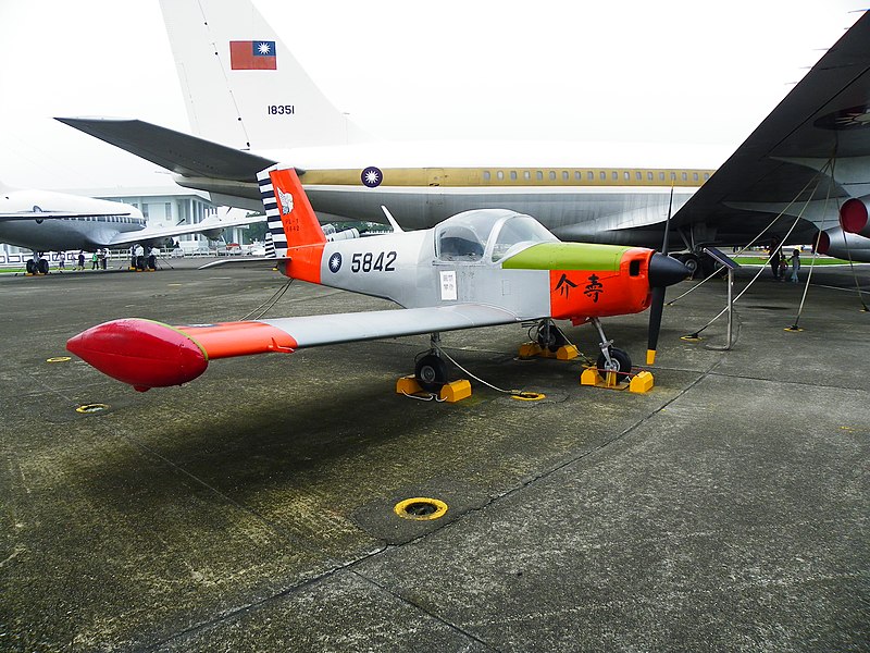 File:ROCAF PL-1B in Military Airplanes Display Area 20111015.jpg