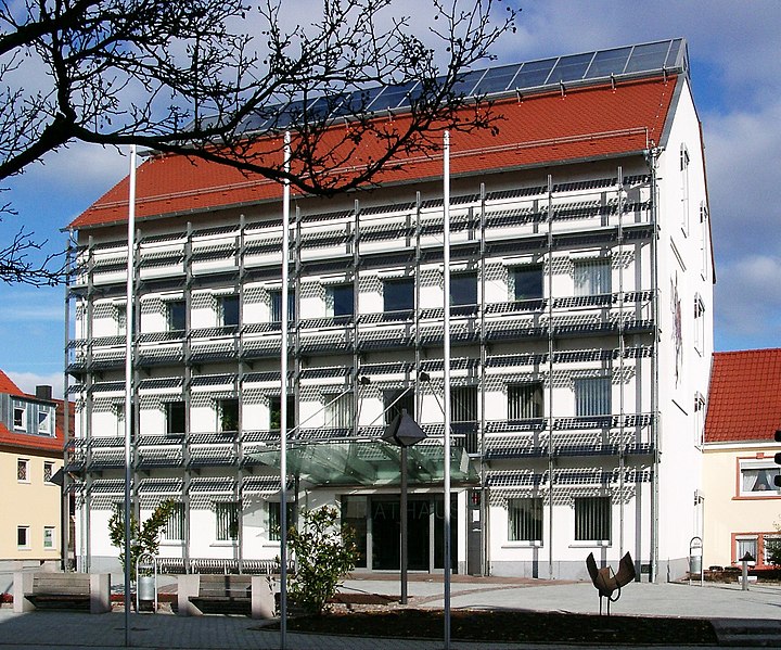 File:Rathaus Edingen Neckarhausen.JPG