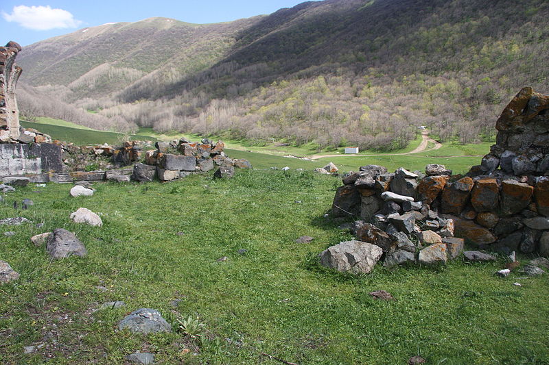 File:Red or Mkher Monastery 37.jpg