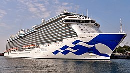 Regal Princess, Warnemünde, 2019 (01) .jpg