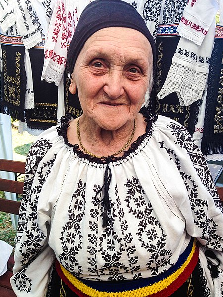 File:Romanian lady.jpg