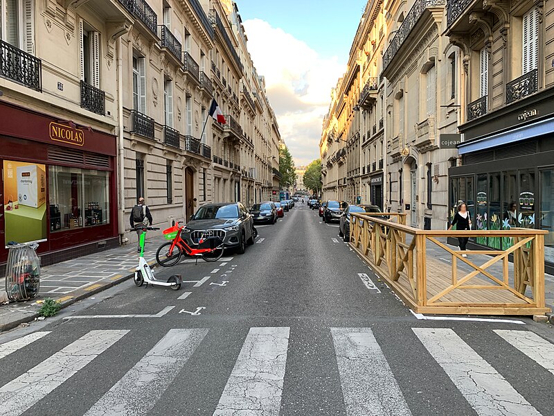 File:Rue Bienfaisance - Paris VIII (FR75) - 2021-08-22 - 1.jpg