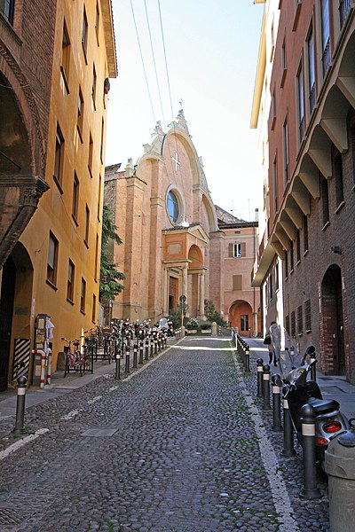 File:Salita verso San Giovanni in Monte da via Farini. - panoramio.jpg