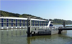 Schiffsanleger in Vilshofen a.d. Donau.jpg