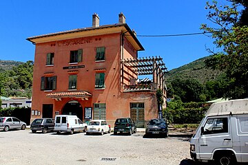 File:Sncf-gare--bahnhof-lescar232ne-929007.jpg