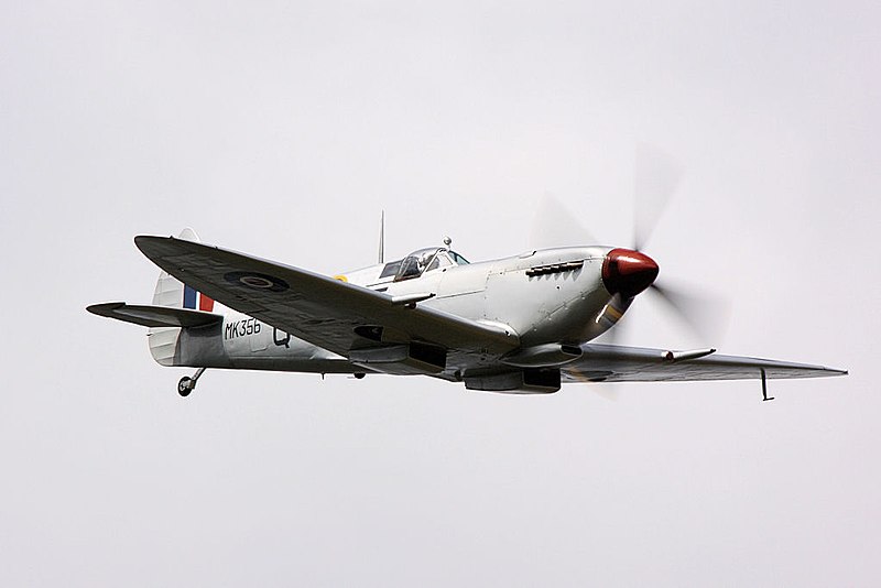 File:Spitfire - RAF Mildenhall May 2009 (3537114334).jpg