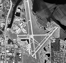 St. Petersburg-Clearwater International Airport FL 31 Dec 1998.jpg