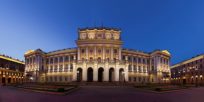 Мариинский дворец санкт петербург экскурсии. Мариинский дворец Санкт-Петербург. Мариинский дворец в Петербурге. Здание Мариинского дворца в Санкт-Петербурге. Мариинский дворец Санкт-Петербург Архитектор.