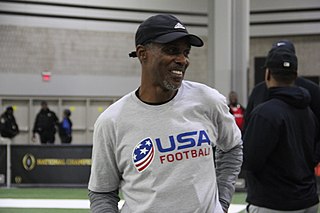 <span class="mw-page-title-main">Stacey Bailey</span> American football player (born 1960)
