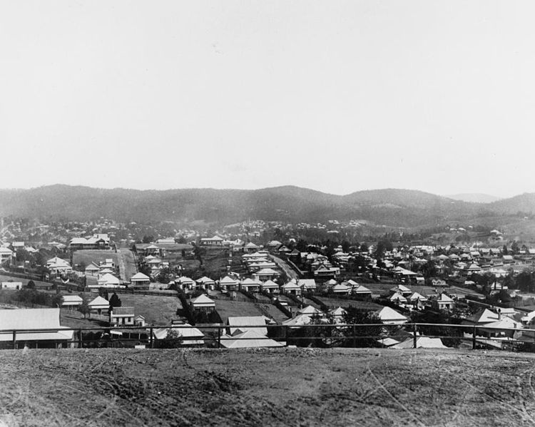 File:StateLibQld 1 178987 Streets, houses, and land in the suburb of Highgate Hill, ca. 1902.jpg