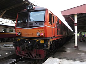 新塗装の4304号機 ウボンラーチャターニー駅にて