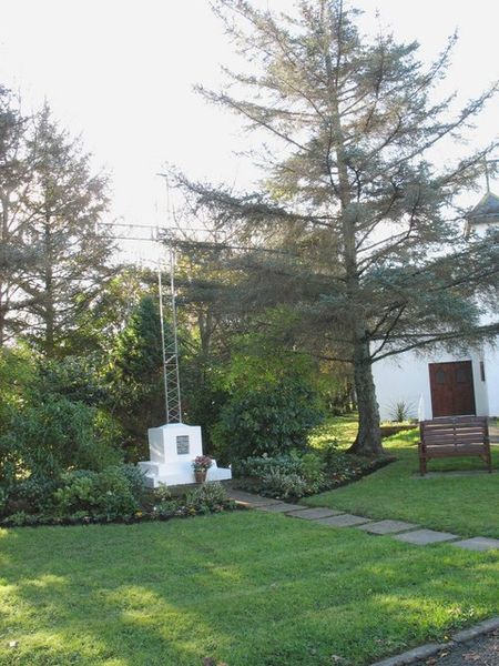 File:The Cross of Polish Freedom - geograph.org.uk - 618782.jpg