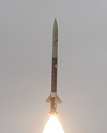 L'Organizzazione per la ricerca e lo sviluppo della difesa (DRDO) ha testato con successo il missile tattico terra-superficie "Prahar" sviluppato in modo indigeno, dal Launch Complex-III, ITR, Balasore, in Orissa (ritagliato).JPG