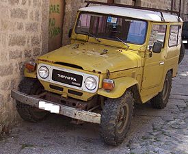 Toyota Land Cruiser yellow vl.jpg