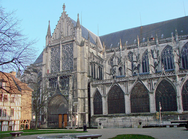 File:Transept Nord Cathédrale de Troyes 220208.jpg