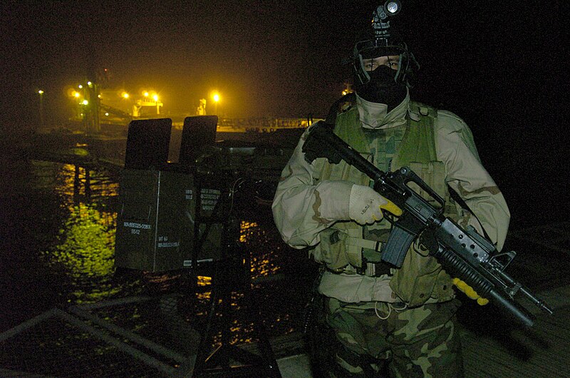 File:US Navy 041209-N-6932B-085 Master-at-Arms 2nd Class Anthony Diaz assigned to Mobile Security Force Detachment Two Two (MSD-22), stands security watch onboard Iraq's Khawr Al Amaya Oil Terminal (KAAOT).jpg