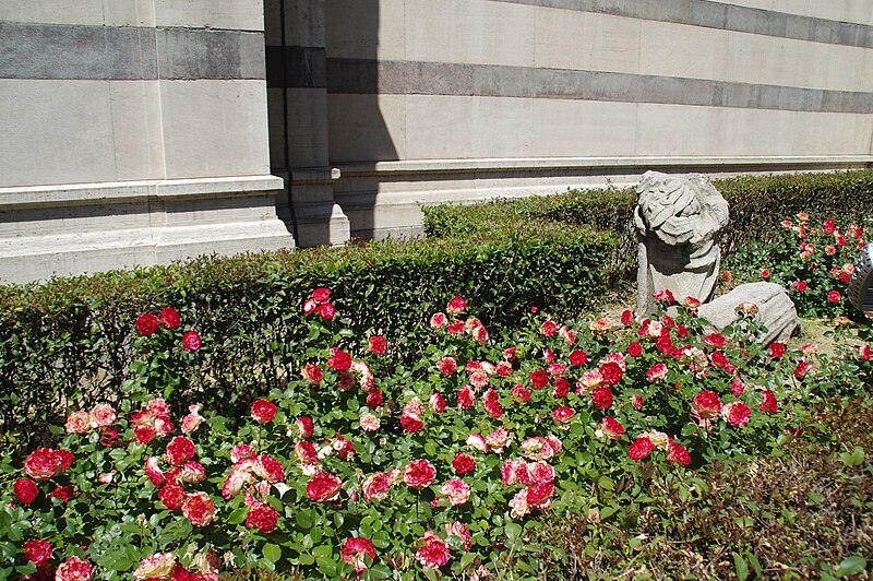 File:VIEW , ®'s - DiDi - RM - Ð 6K - ┼ , MADRID PANTEON HOMBRES ILUSTRES - panoramio (3).jpg