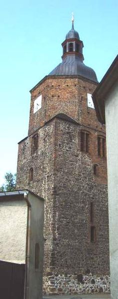 File:Vetschau Kirchturm 2.JPG