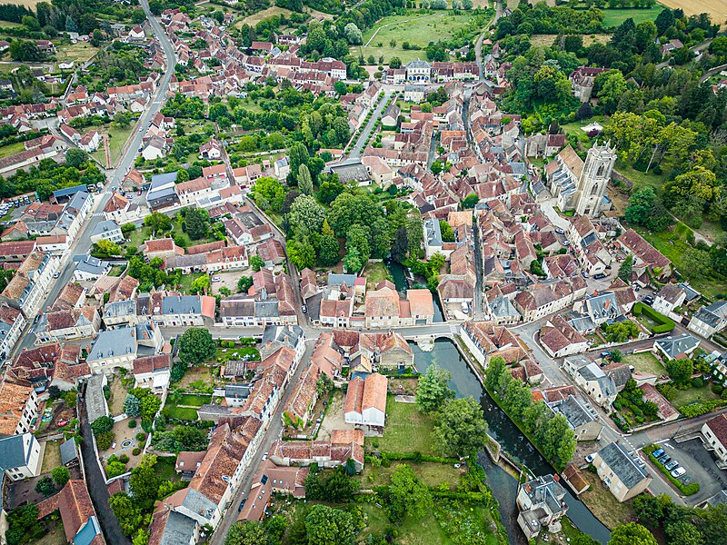 File:Vue aérienne de Donzy.jpg