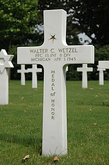 Walter Wetzel grave.jpg 