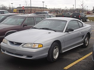 Mustang 1994 года с «округлым» кузовом