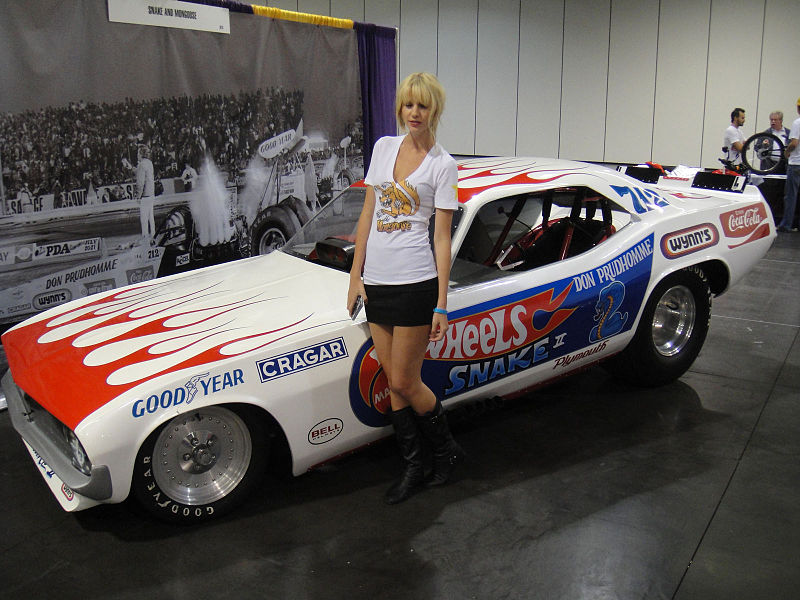 File:Wizard World Anaheim 2011 - Snake II funny car (5674405385).jpg