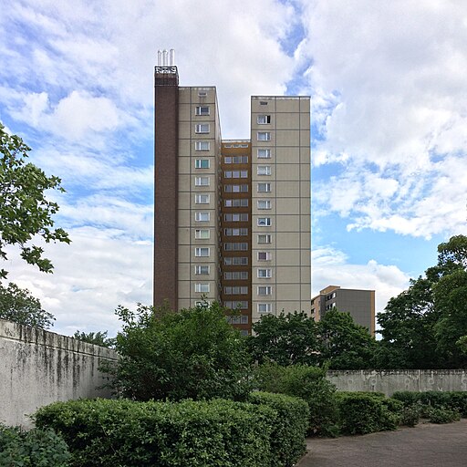 Wohnhochhaus-Salchendorfer-Weg-Falkenhagener-Feld-Berlin-Spandau-06-2017