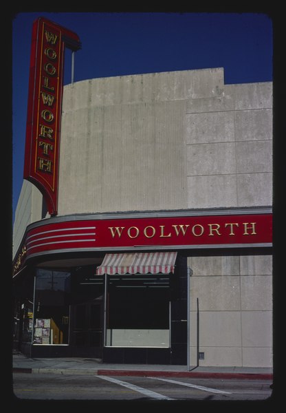 File:Woolworths, 3200 Lankershim Boulevard, North Hollywood, California LCCN2017703229.tif