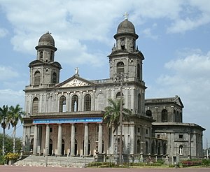 Кафедральный собор в Манагуа.jpg