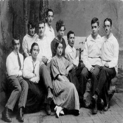 חברי וחברות קבוצת החלוץ בוברויסק, לקראת עלייתם לארץ ישראל, 1922