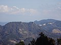 富山展望台から伊予ヶ岳（真ん中）と千葉県最高峰愛宕山（右奥）