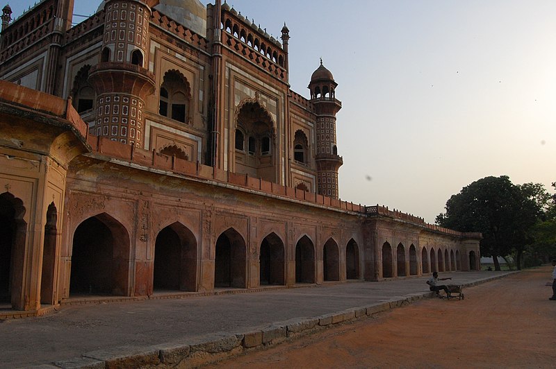 File:178 Safdarjung Tomb (3569715553).jpg