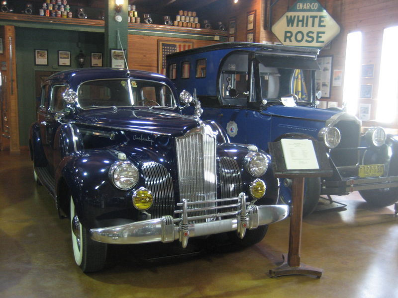 File:1941PackardTouringLimo1925PaddyWagonB.jpg