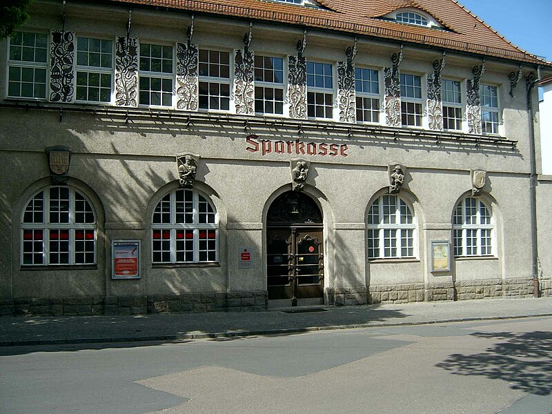 File:2005-05-05 altes Gebäude Sparkasse Köthen.jpg