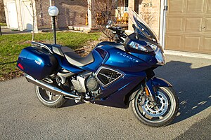 2013 Pacific Blue Triumph Trophy SE.jpg