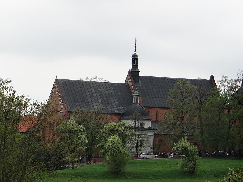 2013 Saint James church in Sandomierz - 01.jpg