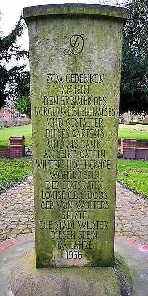 File:2022 Wilster Doos Gedenkstein.jpg