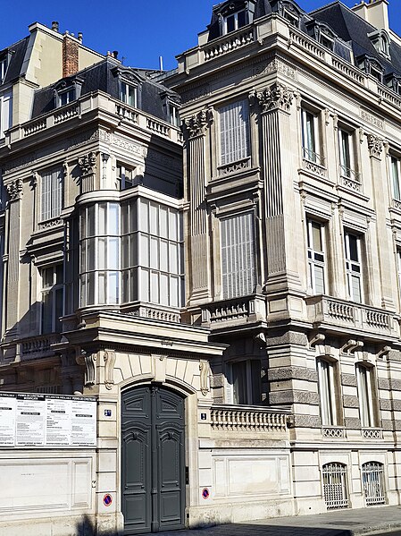 File:2 et 2 bis rue de Solférino Paris.jpg