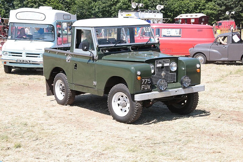 File:775 FUV Mk1 Land Rover Aldham Old Time Rally 2015.jpg