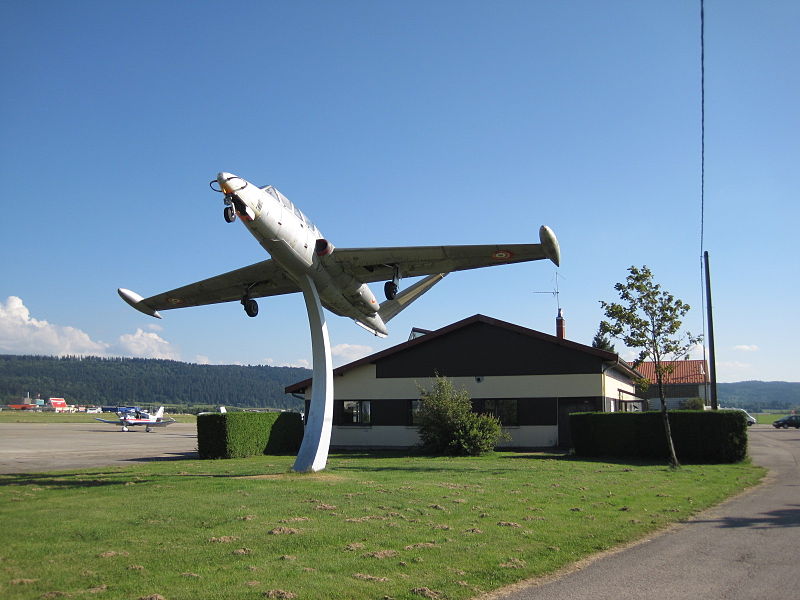 File:Aérodrome de Pontarlier 0014.jpg