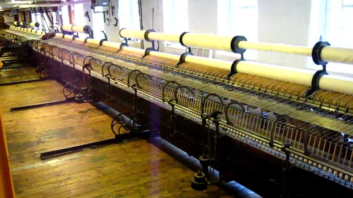 1200px A working Mule spinning machine at Quarry Bank Mill.theora.ogv