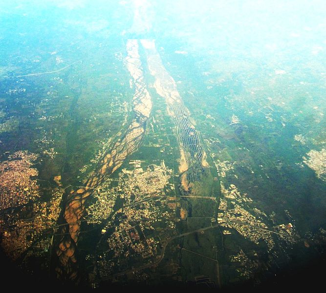 File:Aerial photograph of Srirangam Island between Kaveri and Kollidam rivers.JPG