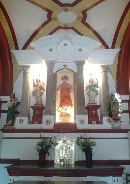 File:Altar de la parroquia de San Lorenzo Diácono y Mártir.jpg