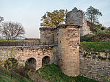 Deutsch: Brücke und Nordtor auf der Burgruine Altenstein English: Bridge and the north gate to the castle ruin Altenstein