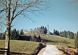 Der Turm 1957 am früheren Standort auf dem Bachtel