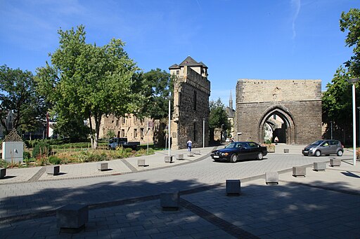 Andernach - Ernestus-Platz+Hochstraße + Stadtgraben + Stadtburg + Koblenzer Tor 01 ies